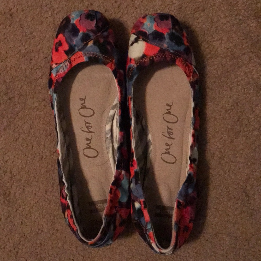 toms flats sz 9.5